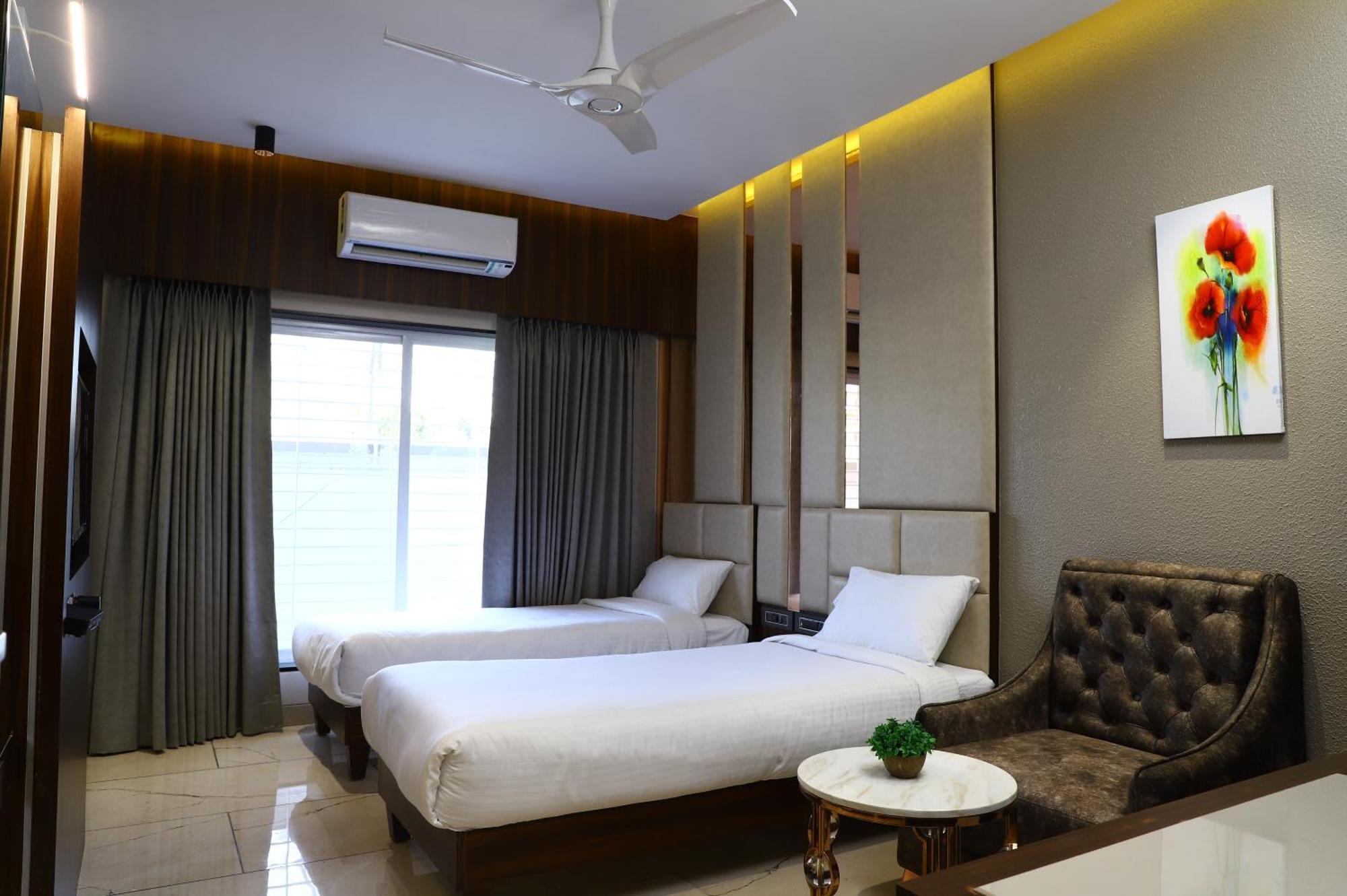 Hotel Florence نانديد المظهر الخارجي الصورة